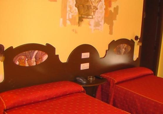 Hotel Hospederia Fernando I León Pokoj fotografie